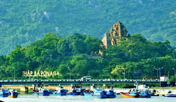 Tháp bà Ponaga - KhanhTravel