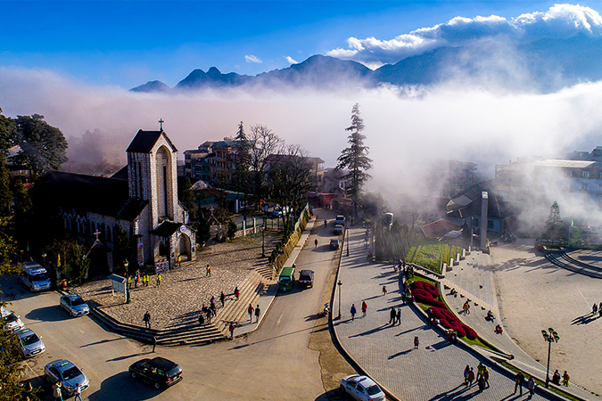Nhà thờ đá cổ ở Sapa